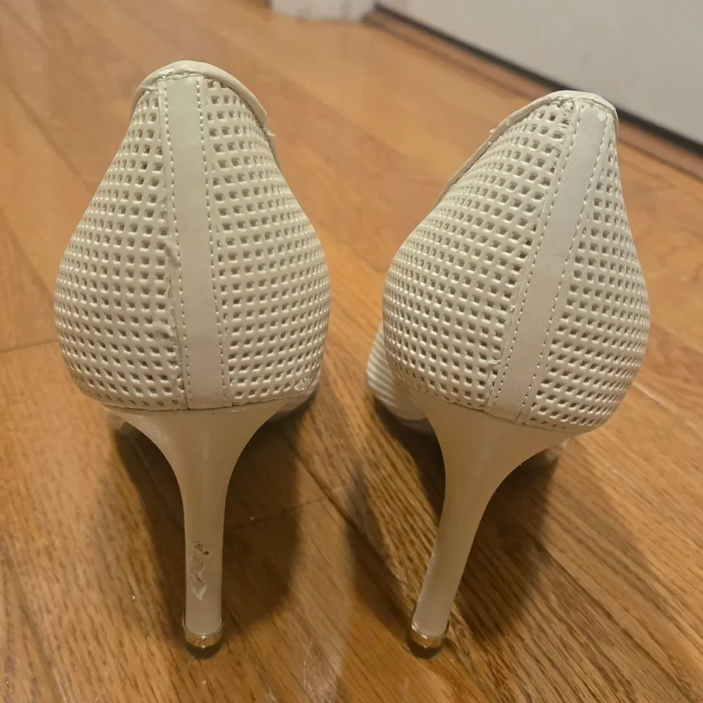GUESS Women's Cream Heels
